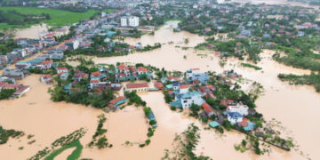 NGHỈ LÀM CHO BÃO LŨ, NGƯỜI LAO ĐỘNG ĐƯỢC TÍNH LƯƠNG NHƯ THẾ NÀO?